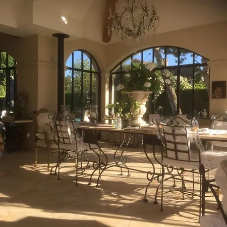 Les Premices De La Foret Bed & Breakfast *