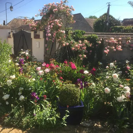 לינה וארוחת בוקר Les Premices De La Foret