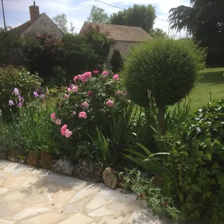 Les Premices De La Foret Bed & Breakfast *