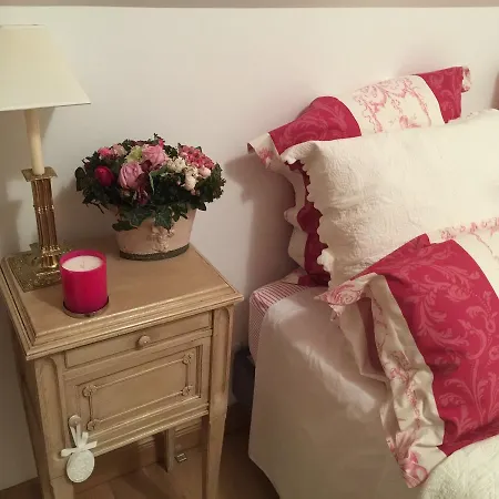 Les Premices De La Foret Bed & Breakfast