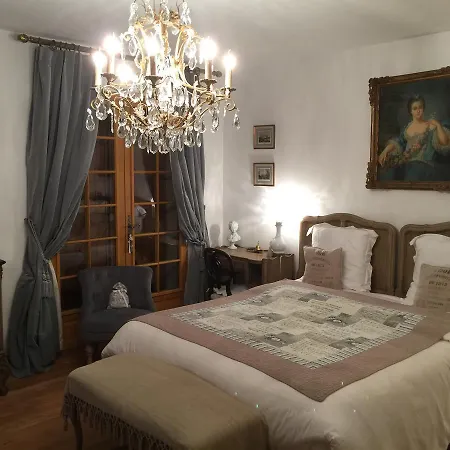Les Premices De La Foret Bed & Breakfast *