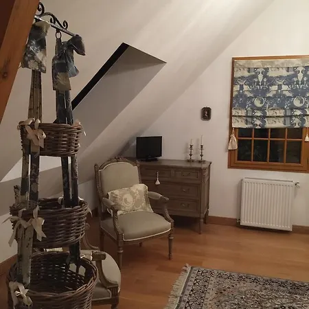 Les Premices De La Foret Bed & Breakfast *